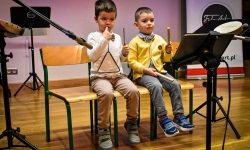 Muzyczne talenty na scenie Zamku Piastowskiego. Koncert uczniów ogniska muzycznego Fulnart (8)